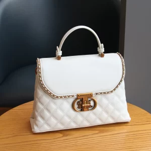 In the autumn of 2025, the new niche design, light luxury chain, ladies handbag, fashionable and exquisite rhombic embroidered o